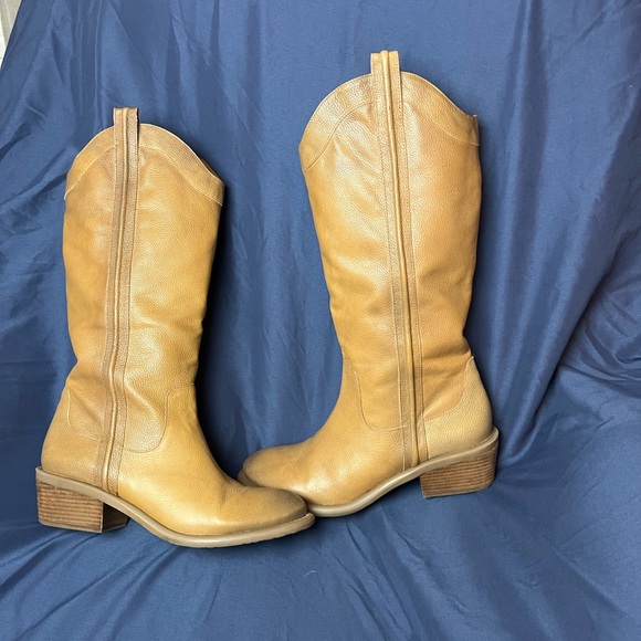 Arturo Chiang size 10M boots for women. - Picture 5 of 10